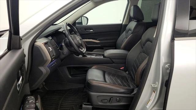 2024 Nissan Pathfinder Platinum FWD