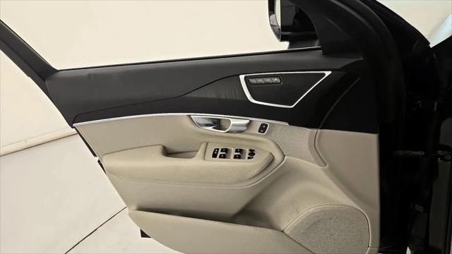 2020 Volvo XC90 T6 Momentum 7 Passenger