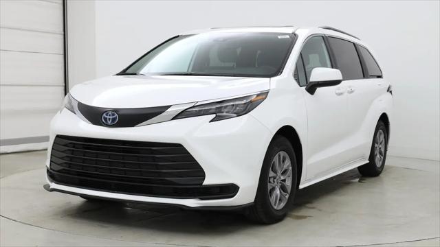 2025 Toyota Sienna LE