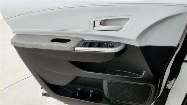 2025 Toyota Sienna LE