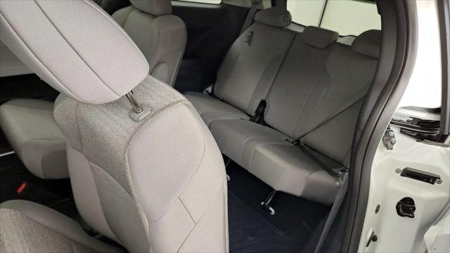 2025 Toyota Sienna LE