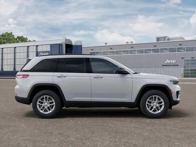 2026 Jeep Grand Cherokee Laredo 4x4