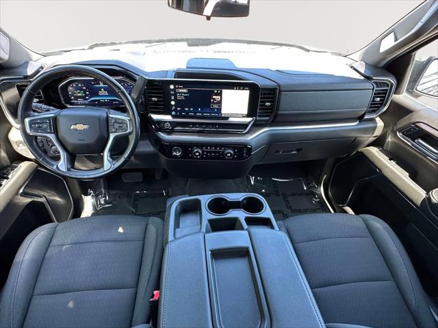 2022 Chevrolet Silverado 1500 4WD Crew Cab Short Bed LT with 2FL