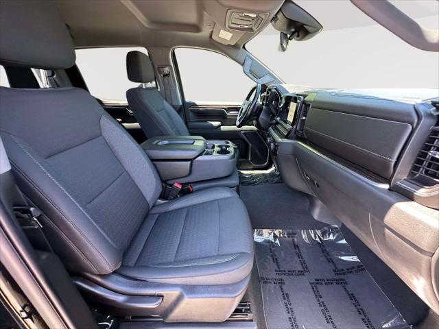 2022 Chevrolet Silverado 1500 4WD Crew Cab Short Bed LT with 2FL