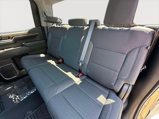 2022 Chevrolet Silverado 1500 4WD Crew Cab Short Bed LT with 2FL