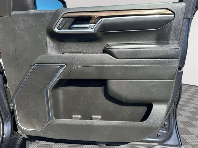 2022 Chevrolet Silverado 1500 4WD Crew Cab Short Bed LT with 2FL