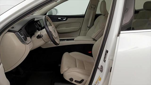 2022 Volvo XC60 B5 Inscription