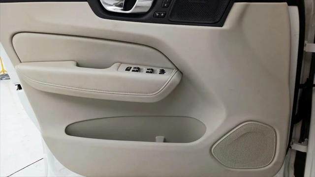 2022 Volvo XC60 B5 Inscription