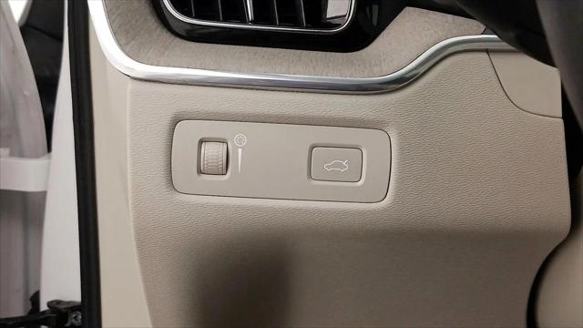 2022 Volvo XC60 B5 Inscription