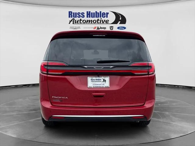 2027 Chrysler Pacifica Select