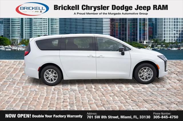 2027 Chrysler Pacifica Select