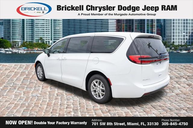 2027 Chrysler Pacifica Select