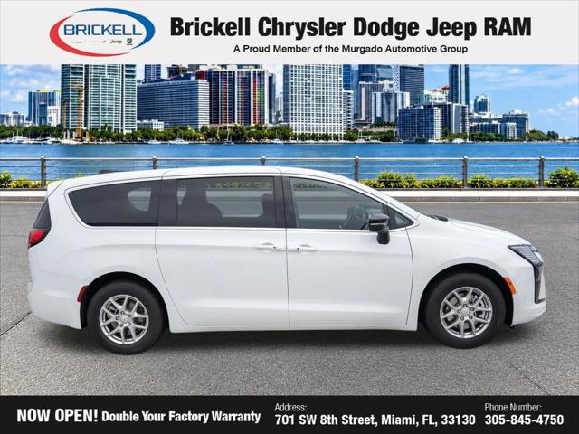 2027 Chrysler Pacifica Select