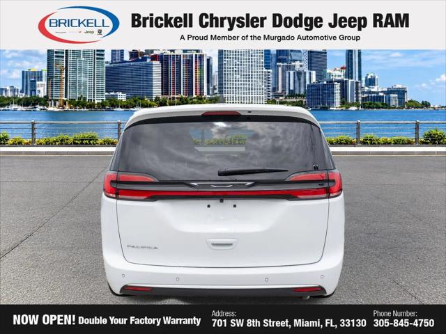 2027 Chrysler Pacifica Select