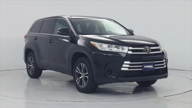 2019 Toyota Highlander LE for sale in Milwaukee, WI