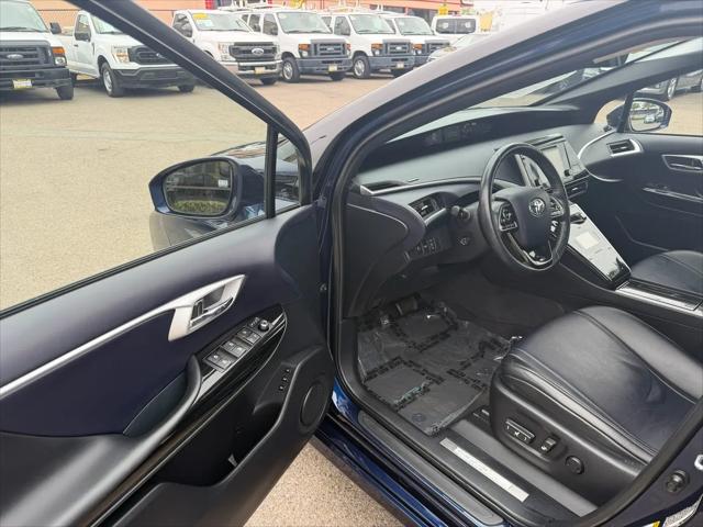 2017 Toyota Mirai Base