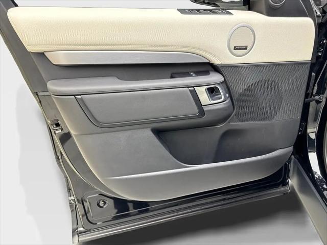2023 Land Rover Discovery P300 S R-Dynamic