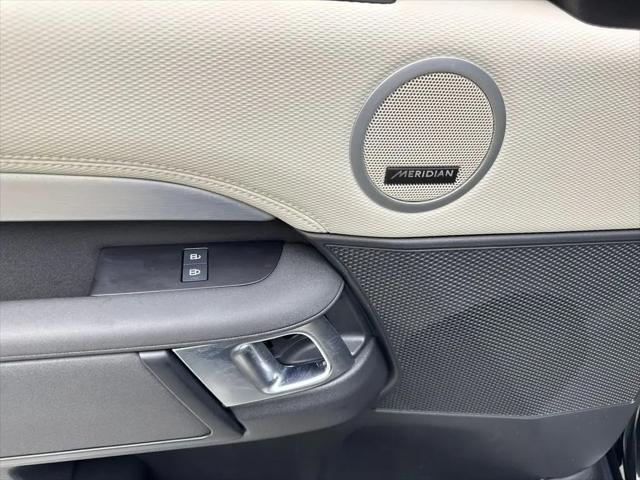 2023 Land Rover Discovery P300 S R-Dynamic