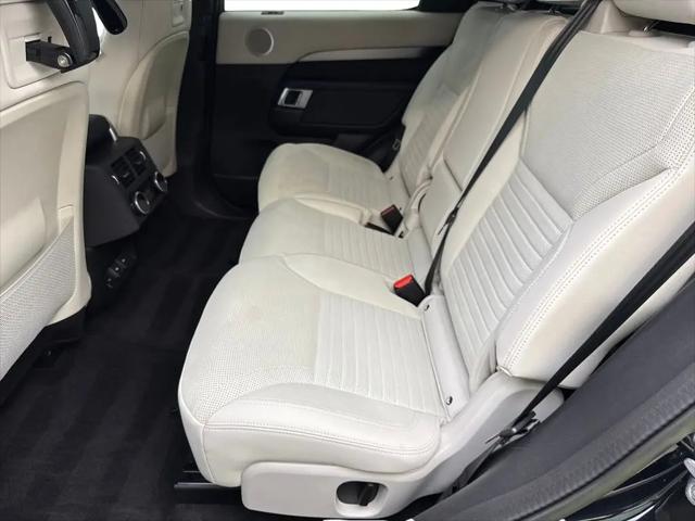 2023 Land Rover Discovery P300 S R-Dynamic