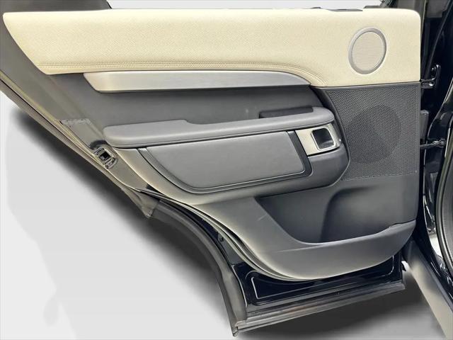 2023 Land Rover Discovery P300 S R-Dynamic