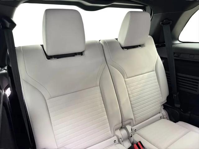 2023 Land Rover Discovery P300 S R-Dynamic