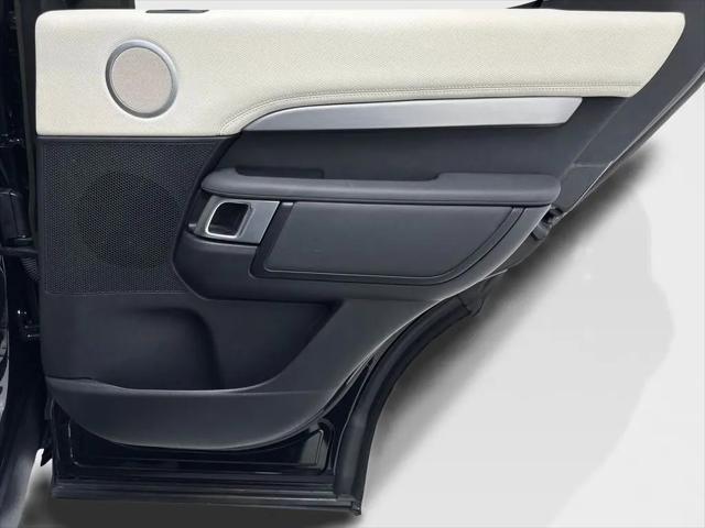 2023 Land Rover Discovery P300 S R-Dynamic