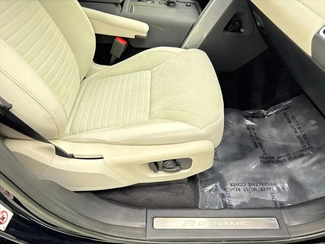 2023 Land Rover Discovery P300 S R-Dynamic