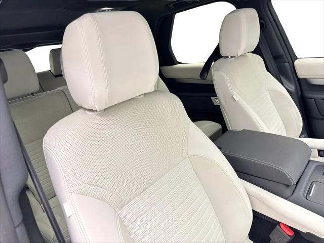 2023 Land Rover Discovery P300 S R-Dynamic