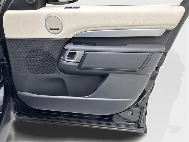 2023 Land Rover Discovery P300 S R-Dynamic