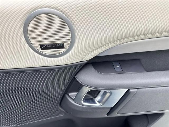 2023 Land Rover Discovery P300 S R-Dynamic