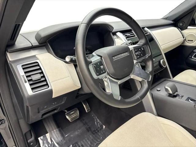 2023 Land Rover Discovery P300 S R-Dynamic