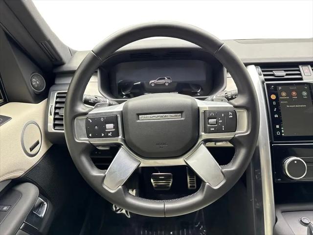 2023 Land Rover Discovery P300 S R-Dynamic