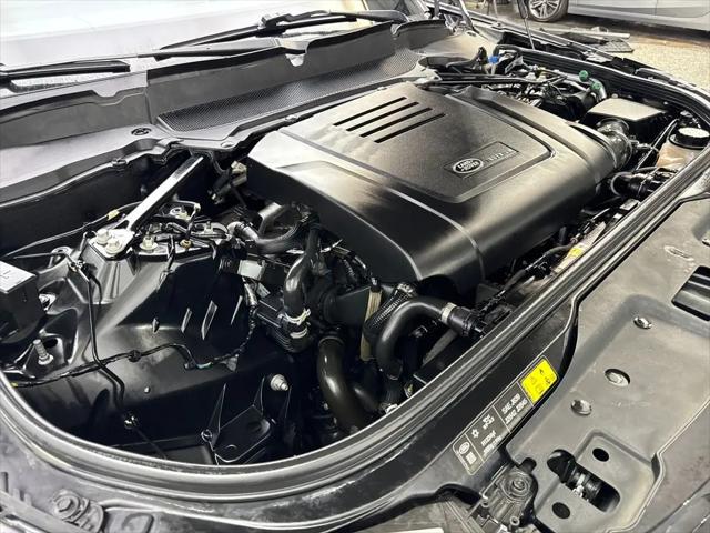 2023 Land Rover Discovery P300 S R-Dynamic