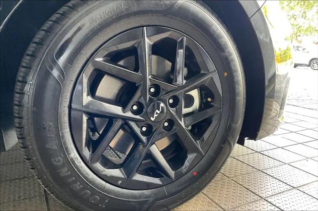 2025 Kia K5 LXS