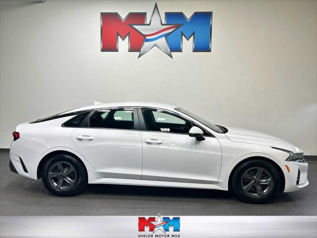 2022 Kia K5 LX 2022 Kia K5 LX