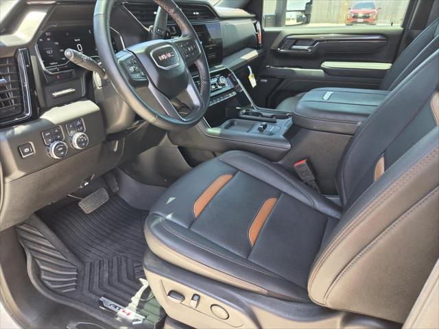 2025 GMC Sierra 2500HD 4WD Crew Cab Standard Bed AT4
