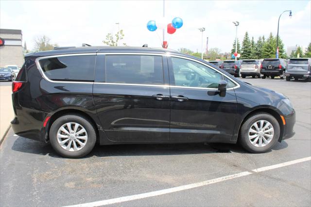 2024 Chrysler Voyager LX