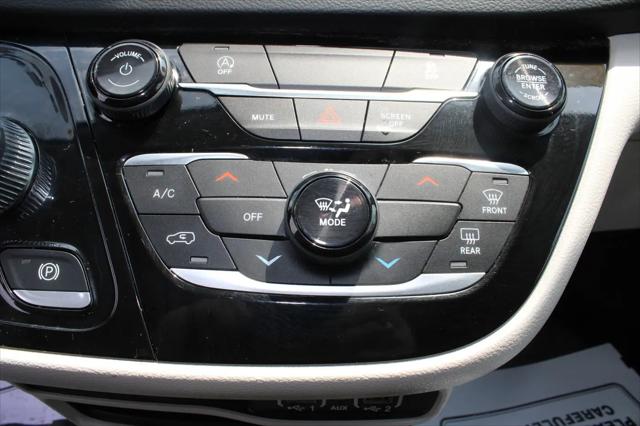 2024 Chrysler Voyager LX