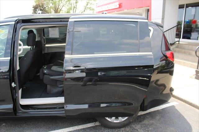 2024 Chrysler Voyager LX