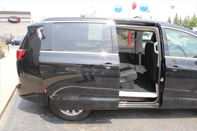 2024 Chrysler Voyager LX