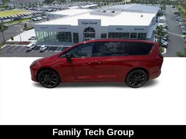 2027 Chrysler Pacifica Limited