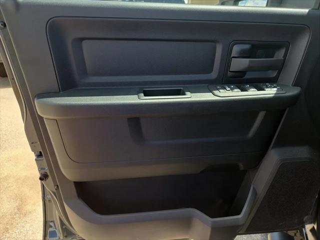 2026 Ram 2500 Black Express Crew Cab 4x4 6'4" Box