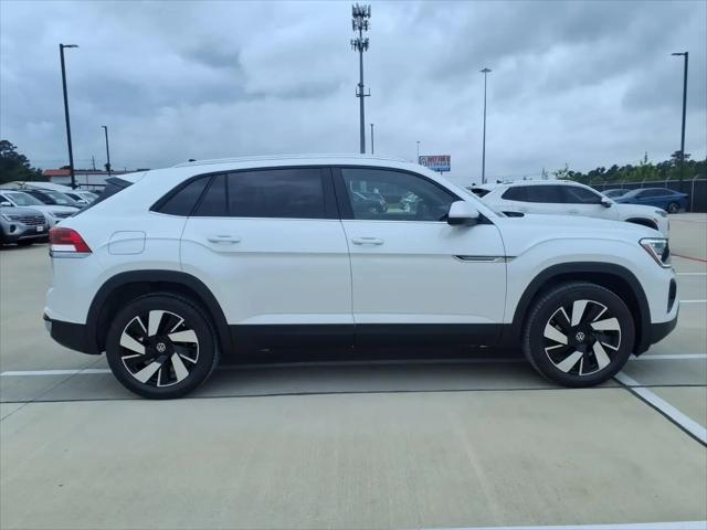 2026 Volkswagen Atlas Cross Sport SE with Technology