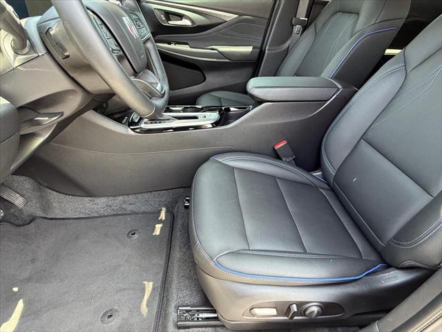 2025 Buick NV Sport Touring FWD