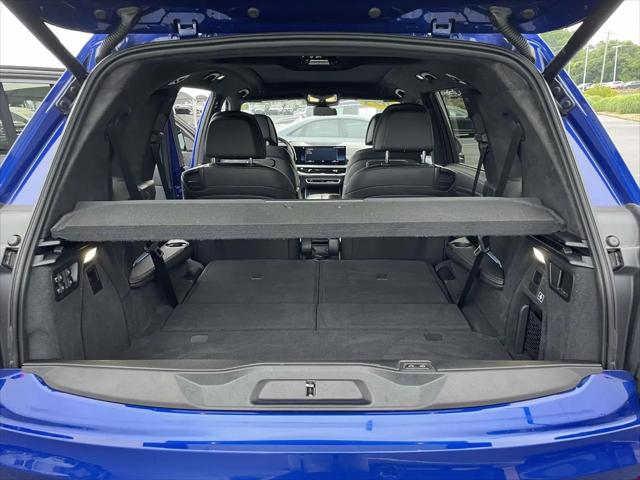 2023 BMW X7 M60i
