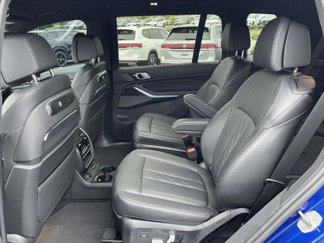 2023 BMW X7 M60i