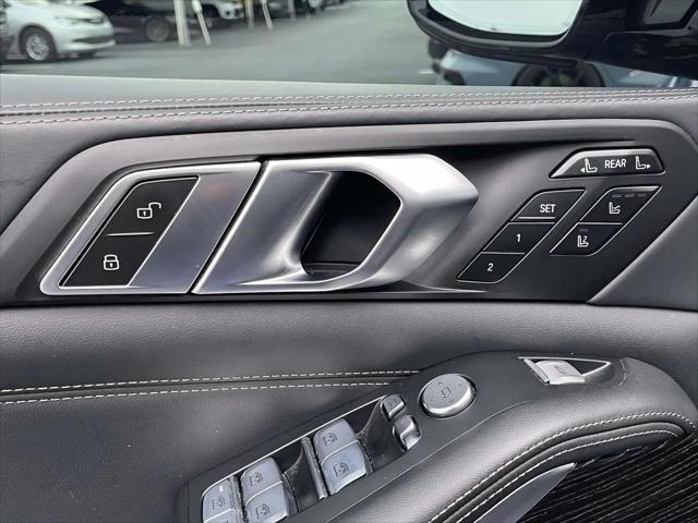 2023 BMW X7 M60i