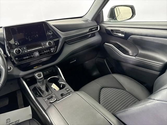 2025 Toyota Highlander XSE