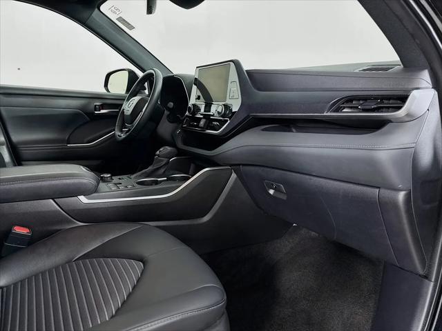 2025 Toyota Highlander XSE
