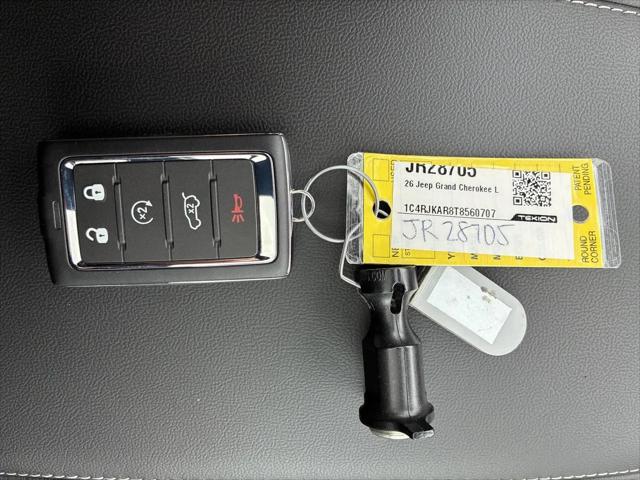 2026 Jeep Grand Cherokee L Altitude 4x4